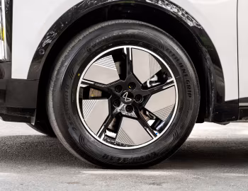 Mahindra XEV 9S '2025–н.ч.