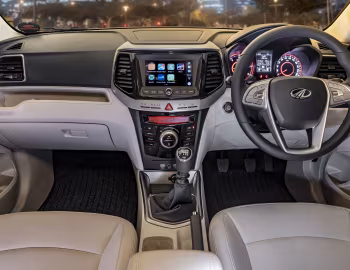 Panel frontal Mahindra XUV300 [South Africa] '2019–24