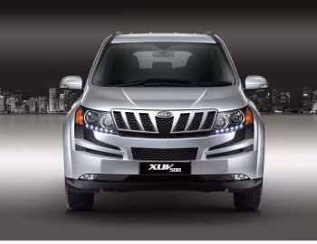 Mahindra XUV500 '2011–15