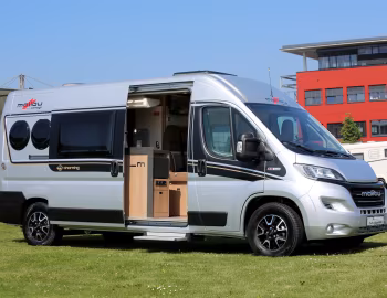 2017–21 Malibu Van Charming '2016–21