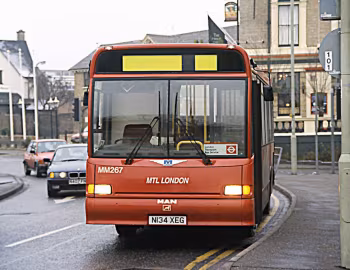 MAN 11.220 Marshall C37 [UK-spec] (B38F) '1996