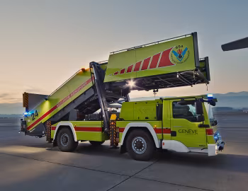 Maurer M-TGM 18.340 4×4 BB Rettungstreppenfahrzeug Rosenbauer E5000 [Switzerland] '2014