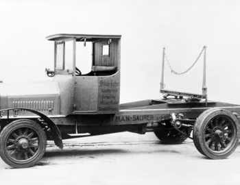 MAN-Saurer 3-4 t Kettenwagen Holztransporter