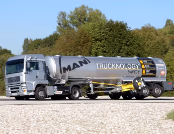 MAN TGA 18.360 4×2 LX-Cab Tractor '2000–07