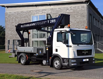 MAN TGL 7.150 Lift Platform '2008–12