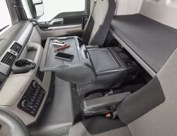 Interior MAN TGS 18.500 4×2 BLS-TS L cab '2016–20