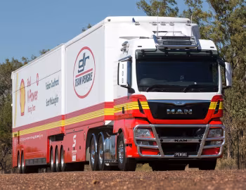 MAN TGX 26.560 BLS 6×4 XLX tractor [Australia] '2015–17