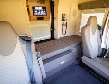 Interior Unicat MD77h MAN TGS 33.540 6×6 '2017–19