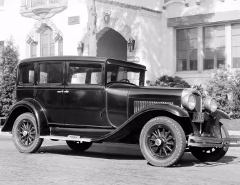 1928 Marmon Model 68 Sedan