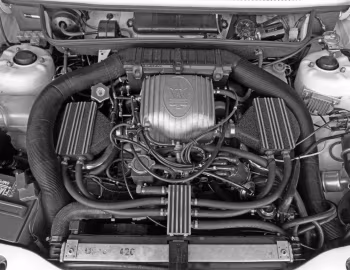 Sous la capuche 1986 Maserati Biturbo 425 [North America] (AM332) '1985–86
