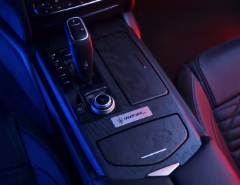 Intérieur Maserati Ghibli Hybrid "CANOTWAIT_" [China] (M157) '2021
