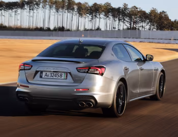 Maserati Ghibli Hybrid GranSport Nerissimo Carbon Pack (M157) '2020–21