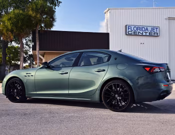 2022–24 Maserati Ghibli Modena Q4 Nerissimo Pack [North America] (M157) '2021–24