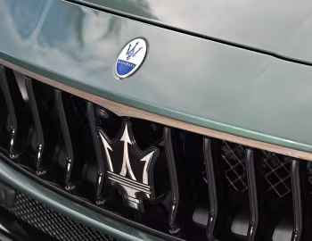 2022–24 Maserati Ghibli Modena Q4 Nerissimo Pack [North America] (M157) '2021–24