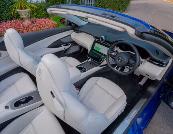 Interior Maserati GranCabrio Trofeo [UK-spec] (M189) '2024–26