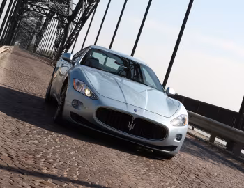 Maserati GranTurismo S Automatic [Worldwide] (M145) '2009–12