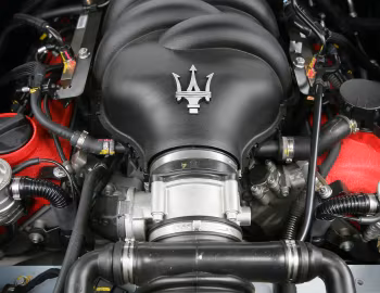 Sous la capuche Maserati GranTurismo S Automatic [Worldwide] (M145) '2009–12