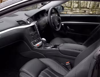 Intérieur Maserati GranTurismo [UK-spec] (M145) '2007–17