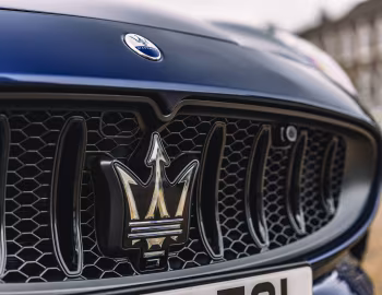Logo Maserati GranTurismo Folgore [UK-spec] (M189) '2024–26