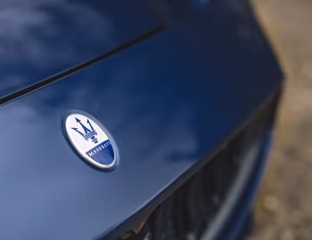 Logo Maserati GranTurismo Folgore [UK-spec] (M189) '2024–26