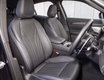 Intérieur Maserati Grecale Essenza [Japan] (M182) '2025–26