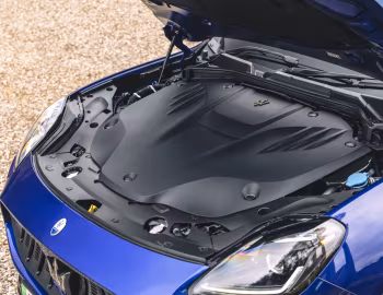 Sous la capuche Maserati Grecale Folgore [UK-spec] (M182) '2024–26
