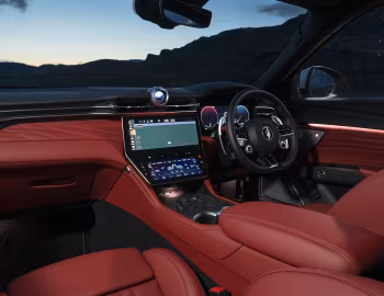 Interior Maserati Grecale GT [UK-spec] (M182) '2022–24