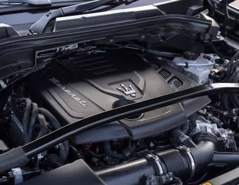 Sous la capuche Maserati Grecale Modena [UK-spec] (M182) '2022–26
