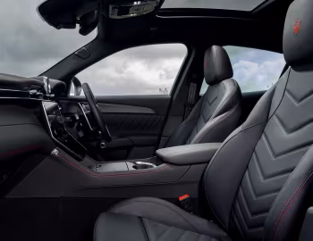 Interior Maserati Grecale Trofeo [UK-spec] (M182) '2022–26