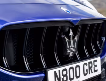 Logotipo Maserati Grecale Trofeo [UK-spec] (M182) '2022–26