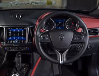 Panneau avant Maserati Levante GranLusso [UK-spec] (M161) '2018–20
