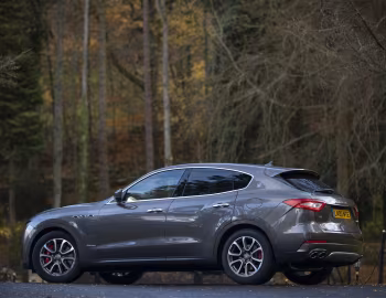 Maserati Levante GranLusso [UK-spec] (M161) '2018–20