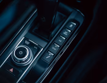 Intérieur Maserati Levante GT Hybrid [Japan] (M161) '2022–pr.