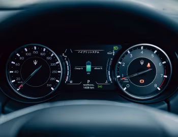 Tableau de bord Maserati Levante GT Hybrid [Japan] (M161) '2022–pr.