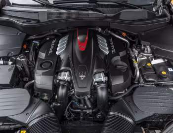 Sous la capuche 2019–20 Maserati Levante GTS [North America] '2018–20