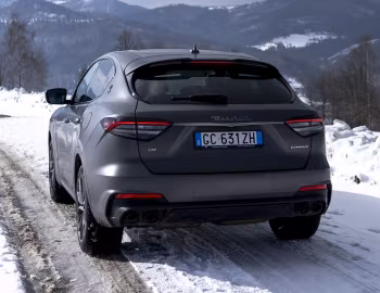 Maserati Levante Q4 GranSport Nerissimo Pack (M161) '2020–21
