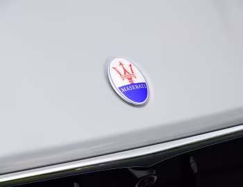 Logo Maserati Levante S Q4 GranSport [Australia] (M161) '2017–18