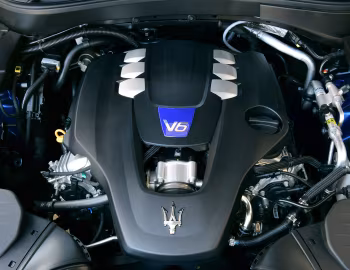 Sous la capuche Maserati Levante S Q4 GranSport [Australia] (M161) '2017–18