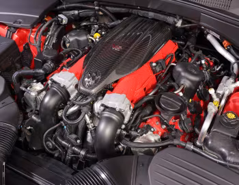 Sous la capuche Maserati Levante Trofeo [UK-spec] (M161) '2020–21