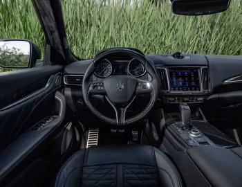 Painel frontal 2019–20 Maserati Levante Trofeo [North America] (M161) '2018–20