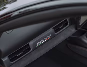 Interior Maserati MC20 Cielo [UK-spec] (M240) '2022–pr.