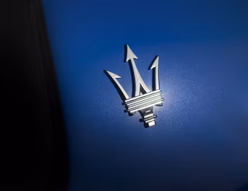 Logo 2022–pr. Maserati MC20 Coupé [North America] (M240) '2021–pr.