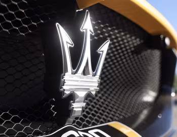 Logo Maserati MC20 Coupé [Australia] (M240) '2021–pr.
