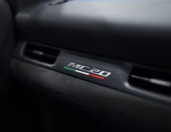 Intérieur Maserati MC20 Coupé [UK-spec] (M240) '2021–pr.