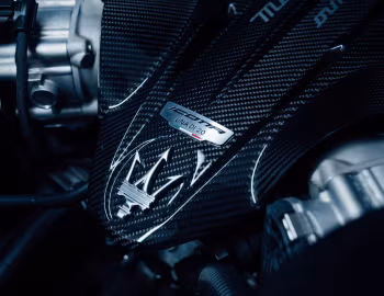 Sob o capô Maserati MC20 Icona (M240) '2024