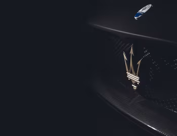Logo Maserati MC20 Notte Coupé (M240) '2023–pr.