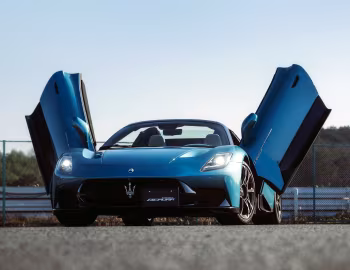 Maserati MCPura Cielo [Japan] (M240) '2025–pr.