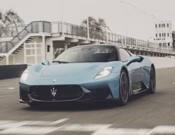 Maserati MCPura Cielo [UK-spec] (M240) '2025–pr.