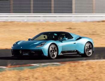 Maserati MCPura Cielo [Japan] (M240) '2025–pr.