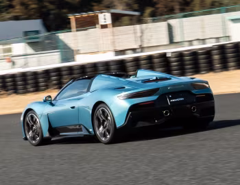 Maserati MCPura Cielo [Japan] (M240) '2025–pr.